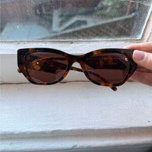 Chic Tortoise Shell Sunglasses